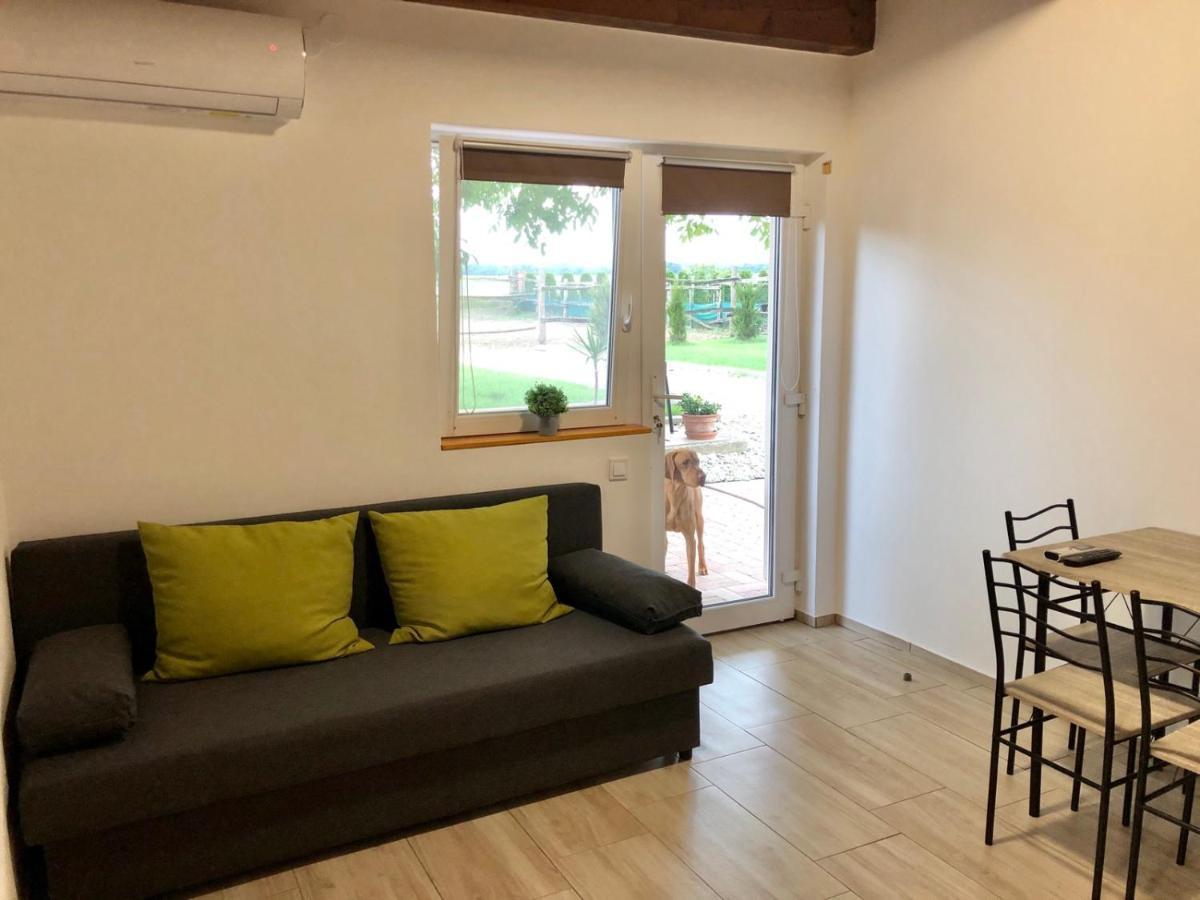 Lena Vendeghaz Hotel Balatonberény Buitenkant foto
