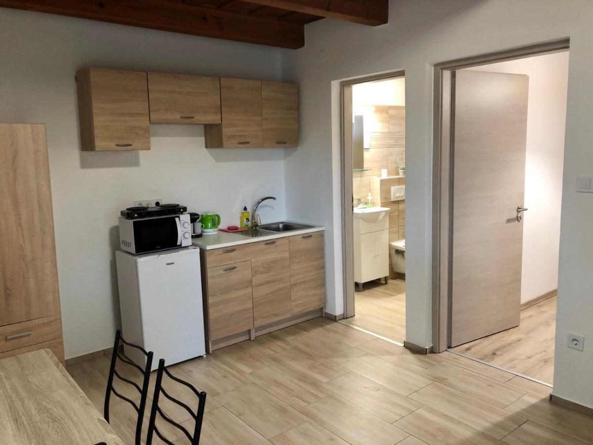 Lena Vendeghaz Hotel Balatonberény Buitenkant foto