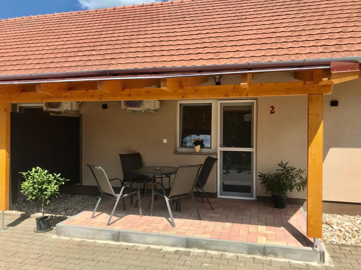 Lena Vendeghaz Hotel Balatonberény Buitenkant foto